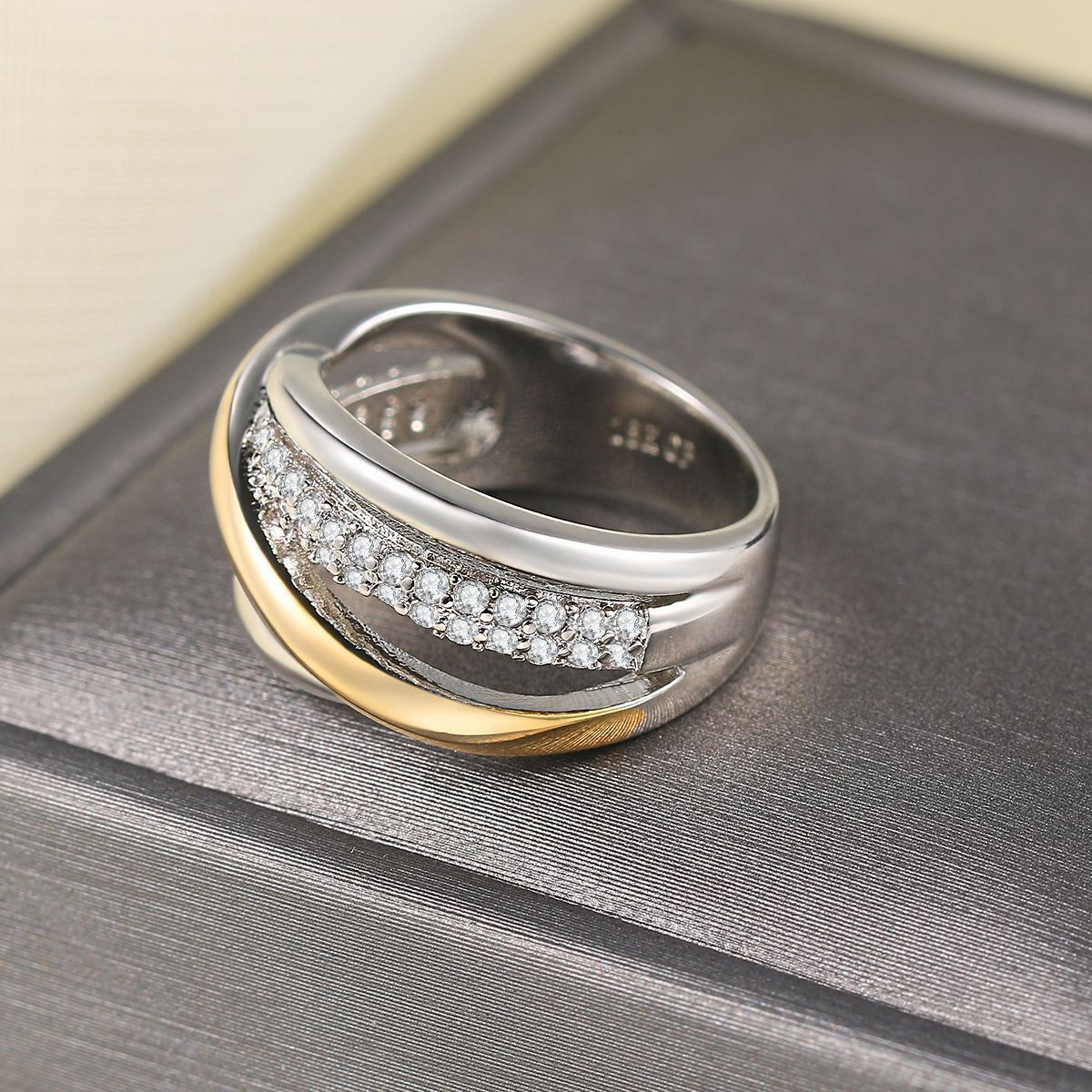 Women's Elegant Fashion Ring