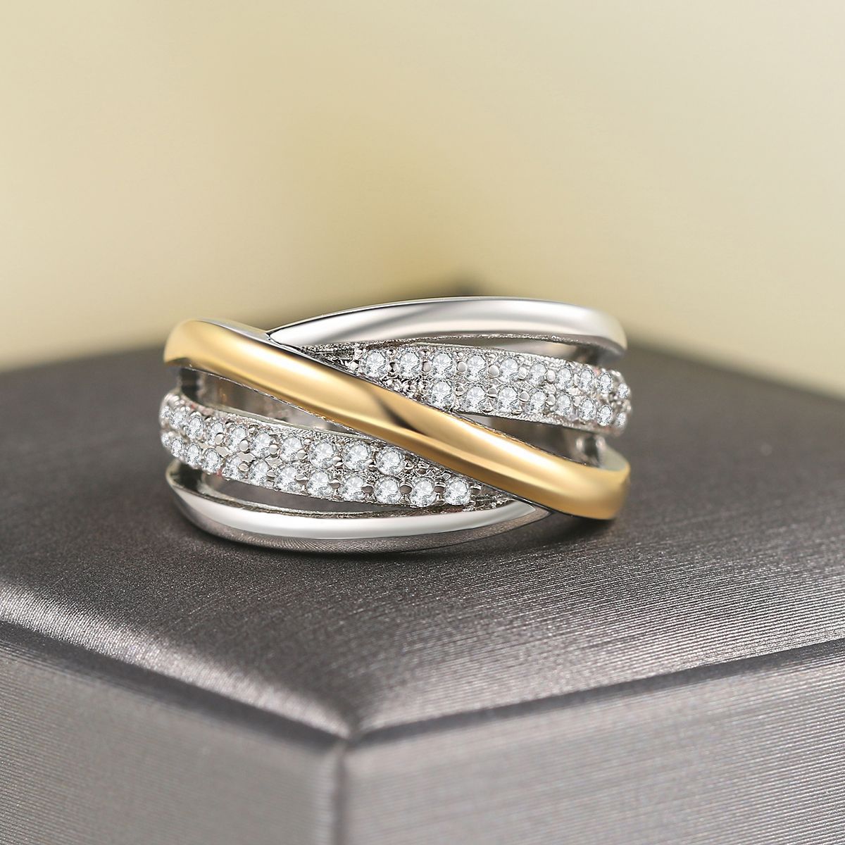 Women's Elegant Fashion Ring