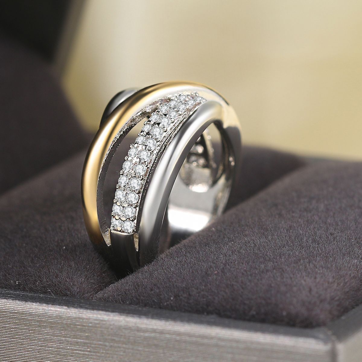 Women's Elegant Fashion Ring